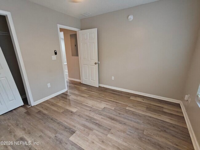 Building Photo - 8153 Thrasher Ave