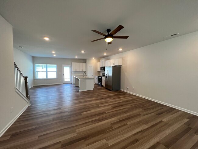 Building Photo - 208 Sagecroft Ln
