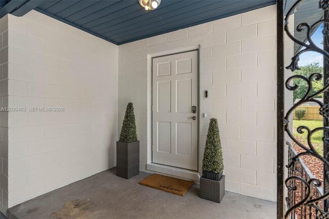 Building Photo - 4255 Wee St