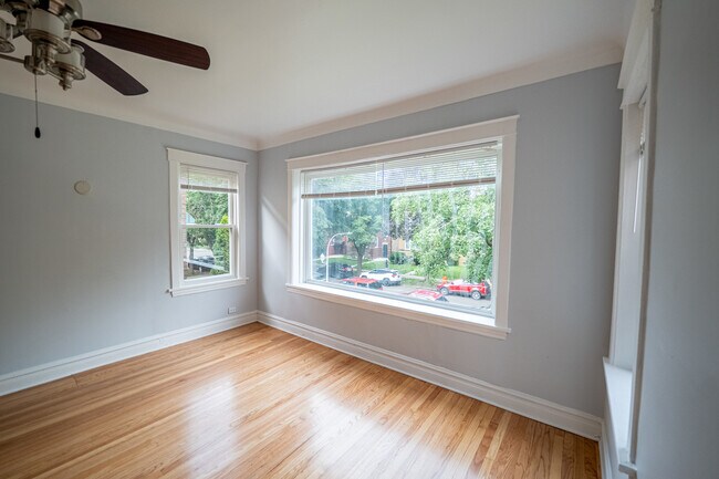 Building Photo - 1640 N Linder Ave
