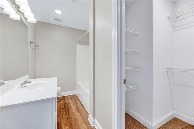 Building Photo - Updated 2 Bedroom Townhouse in Clayton