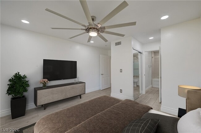 Building Photo - 2120 Sealion Dr