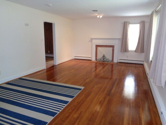 Building Photo - Ardmore-Brick House for Rent on Miller St.