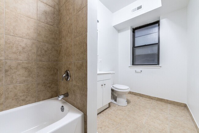 Building Photo - 5046 S Champlain