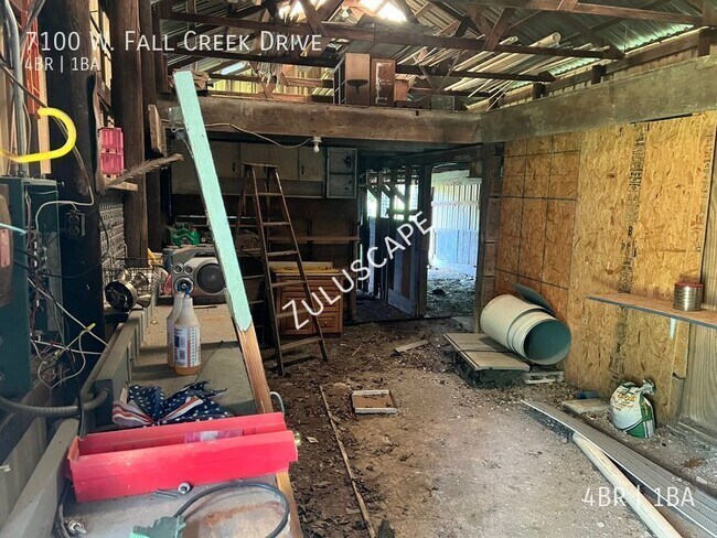 Building Photo - 7100 W Fall Creek Dr