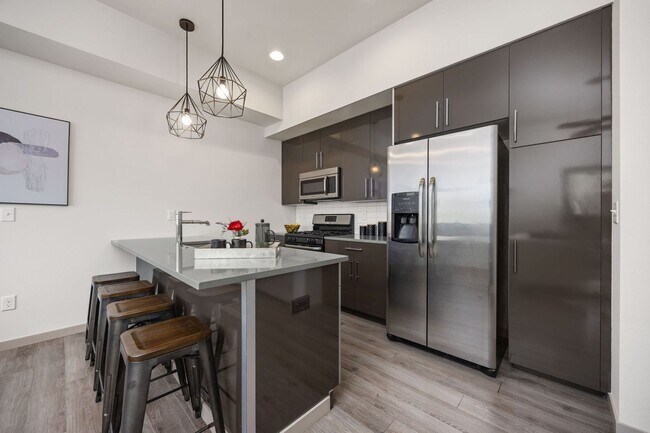 Building Photo - 2 Bed 2 Bath Condo With Mountain Views In Recently Developed Steel Yards Neighborhood.
