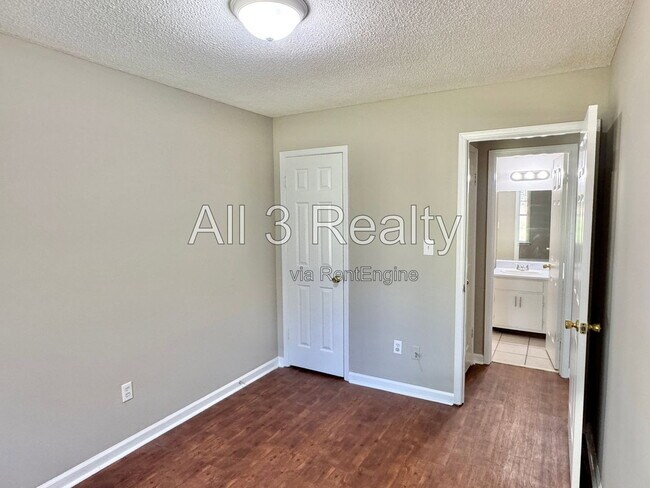 Building Photo - 116 Hargis Dr