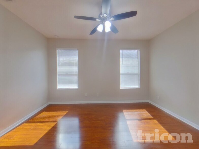 Building Photo - 304 Churchill Downs Blvd