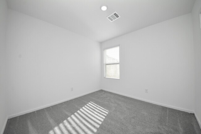 Building Photo - 1031 Garnet Rain Dr