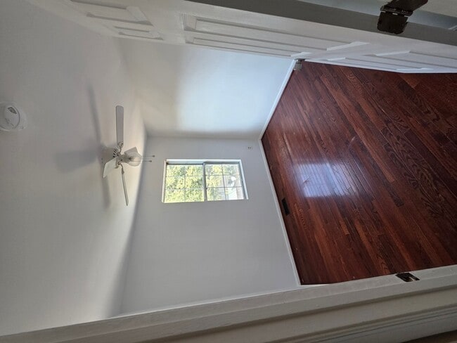Building Photo - 406 Knollwood Ct