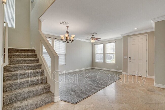 Building Photo - 8912 Ochoa St