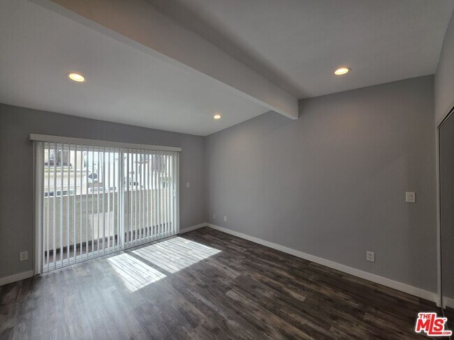 Building Photo - 210 S Lucia Ave