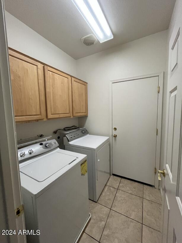 Building Photo - 4135 E Bellerive Dr