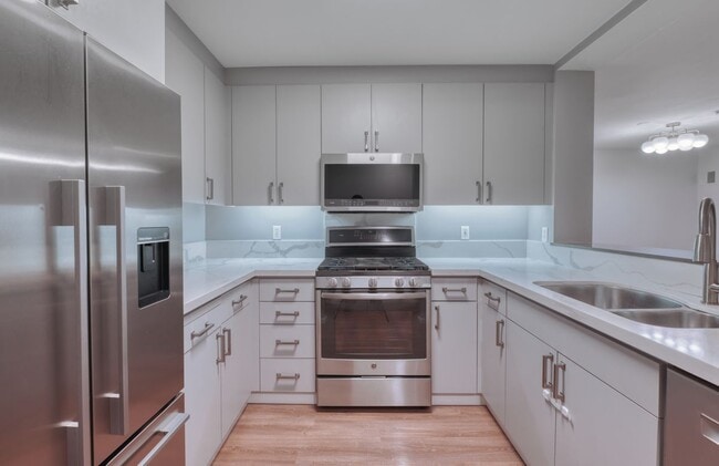 Building Photo - 650 Chestnut St