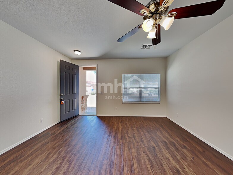 Building Photo - 388 E Atlas Cedar Pl