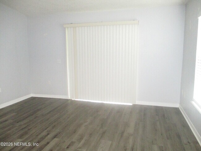 Building Photo - 738 N 5th St