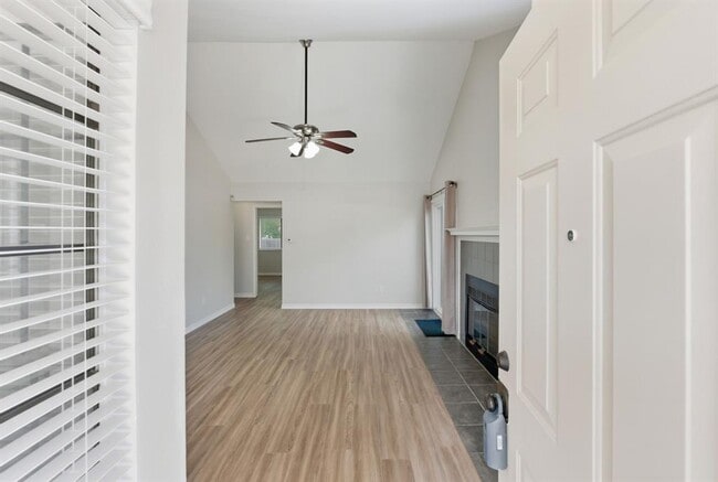 Building Photo - 12326 Tomanet Trail