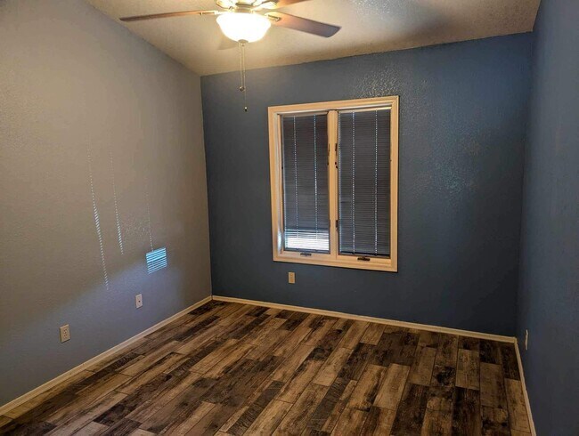 Building Photo - Large 3 bedroom with 3 car garage