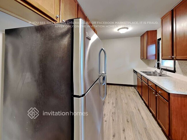 Building Photo - 6616 5th Ave S