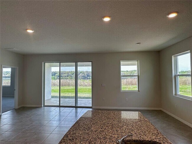 Building Photo - 13819 Wineberry Dr