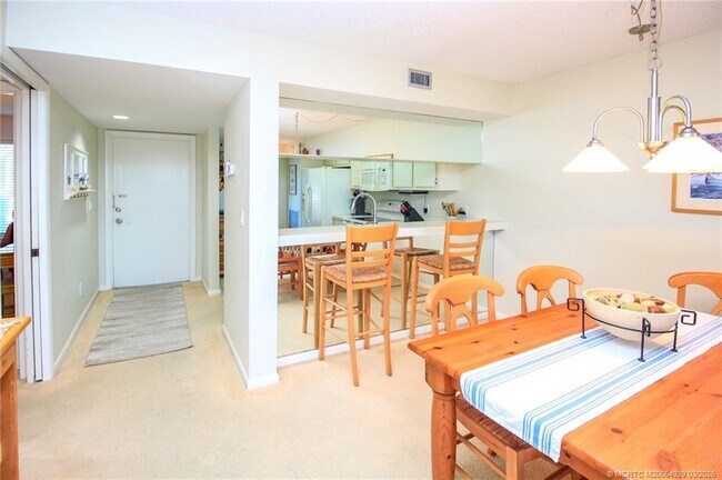 Building Photo - 4620 NE Sandpebble Trce