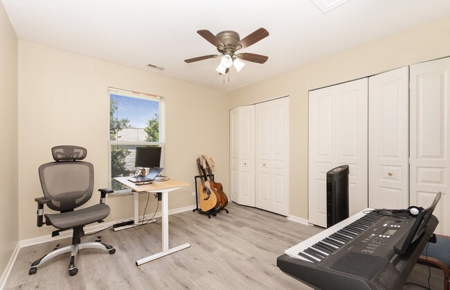 Building Photo - 3160 Bromley Ln