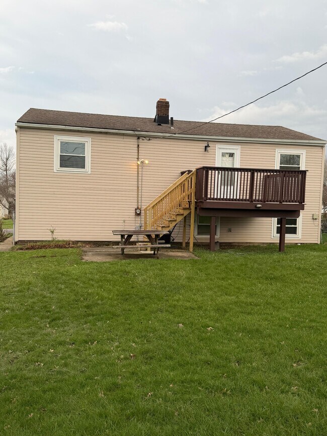 Building Photo - 6686 Deer Ct