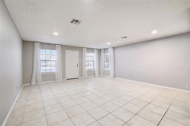Building Photo - 12801 Steeple-Chase Dr