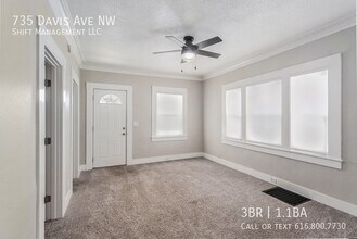 Building Photo - 735 Davis Ave NW