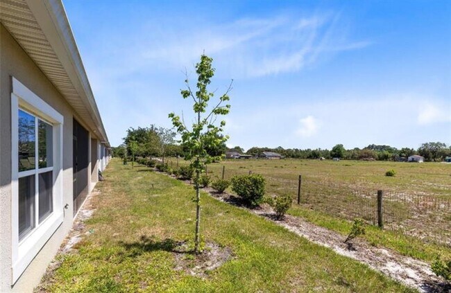 Building Photo - 2734 Sunkissed Dr