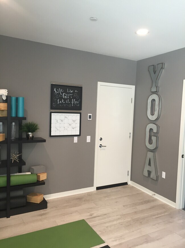 Building Photo - 826 Brickyard Ln