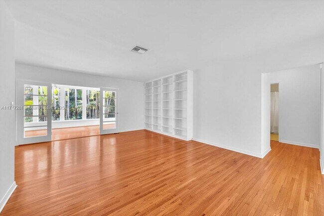 Building Photo - 7911 SW 55th Ave