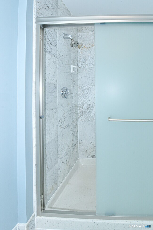 Building Photo - 28 Mill Hill Rd