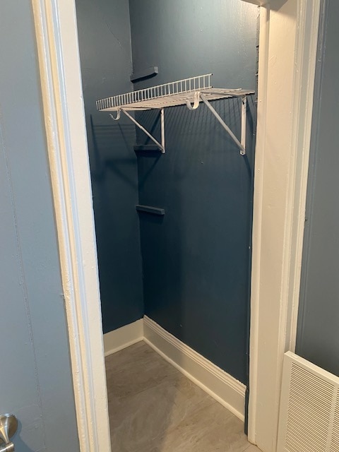 Building Photo - Main St