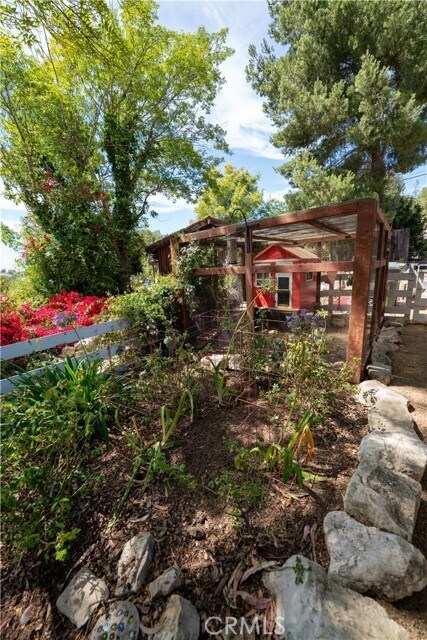 Building Photo - 12 Martingale Dr