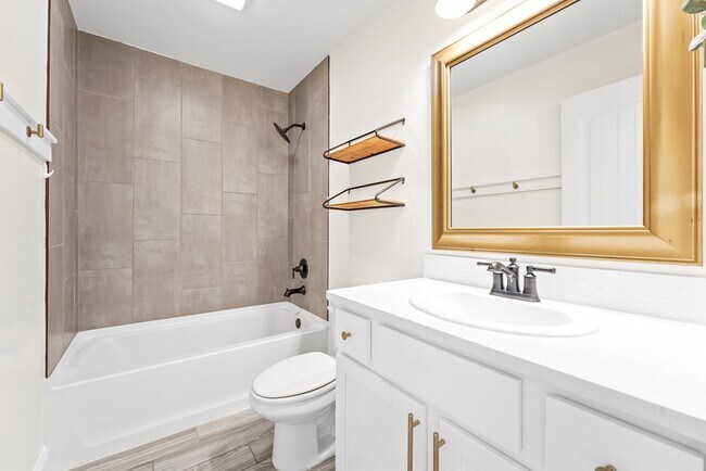 Building Photo - 1209 E 89th St