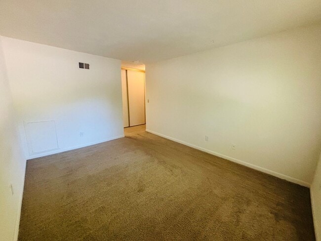 Building Photo - 1716 Donlee Dr