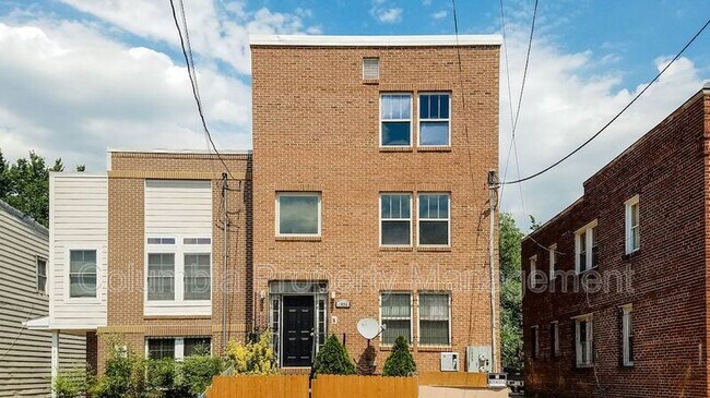 Building Photo - 1829 Providence St NE