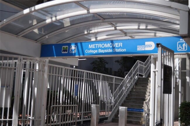 Building Photo - 234 NE 3rd St