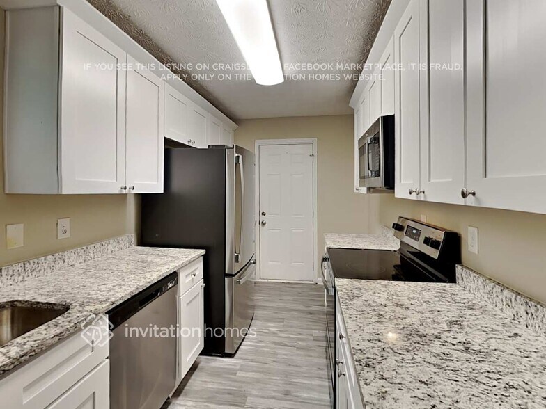 Building Photo - 210 Hunt Ridge Dr
