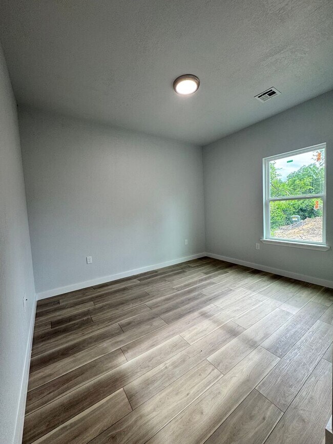 Building Photo - 6308 N Boulder Ave