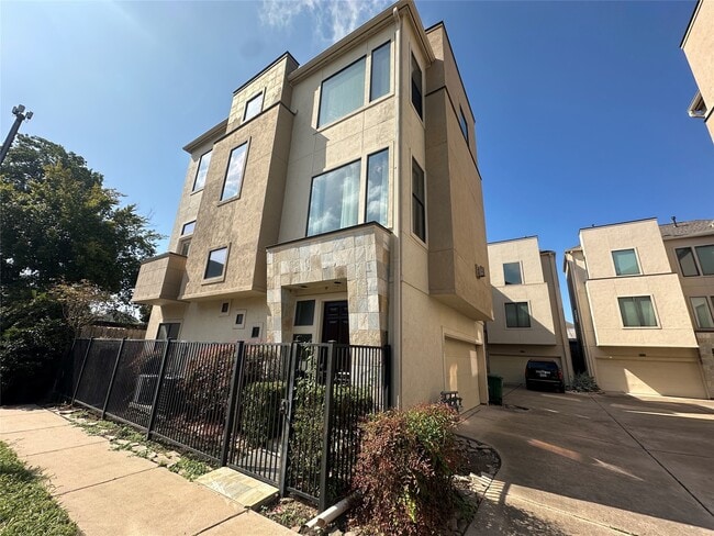 Primary Photo - 1205 Birdsall St