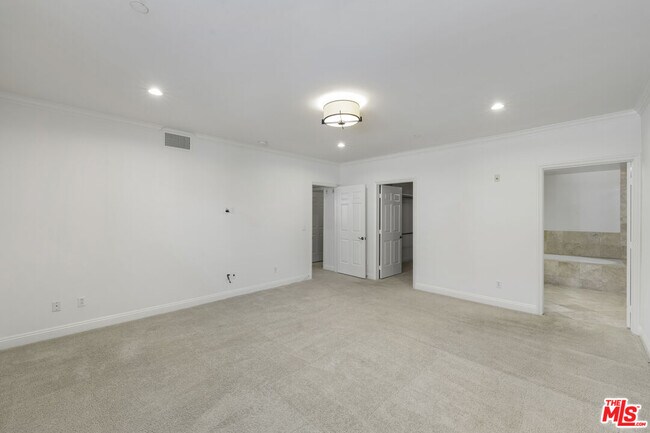 Building Photo - 1820 Benecia Ave