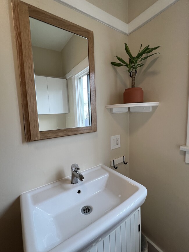 Bathroom 2 - 1417 Ellsmere Ave