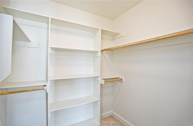 Building Photo - 2304 SW Juniper Ave