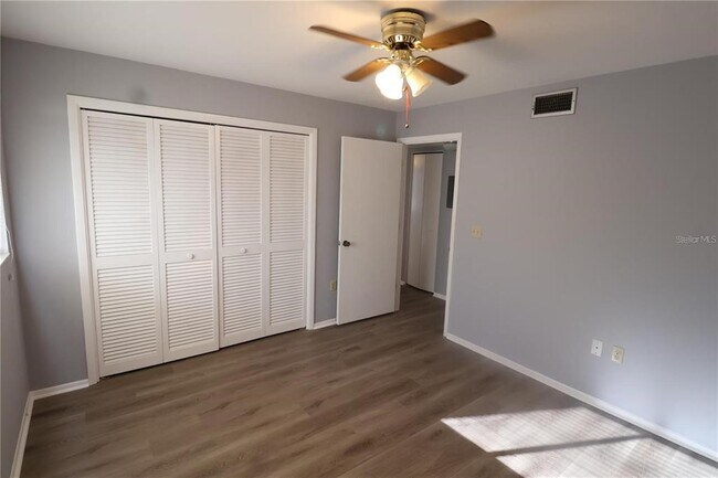 Building Photo - 2515 Bayshore Gardens Pkwy