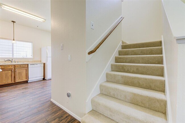 Building Photo - 3930 Mossy Pl Ln