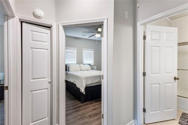 Building Photo - 1585 Archer St SW