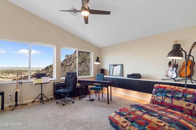 Building Photo - 126 W North Ln