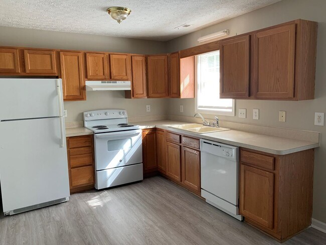 Building Photo - 413 Three Creeks Ct